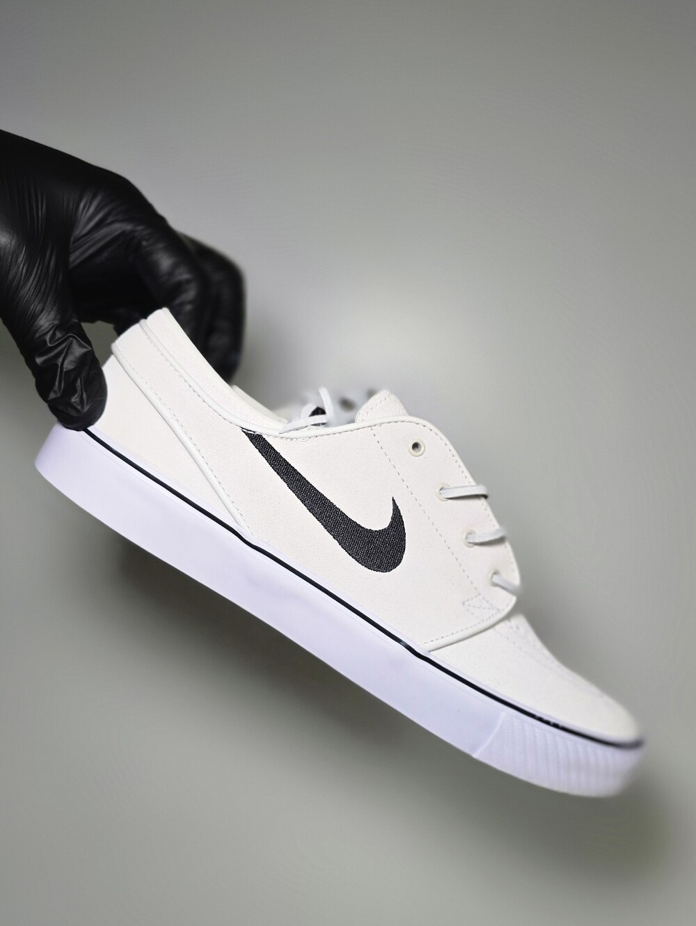 Nike SB Zoom Janoski OG+ Summit White Black Mens Size 10.5 FD6757-100 New DS